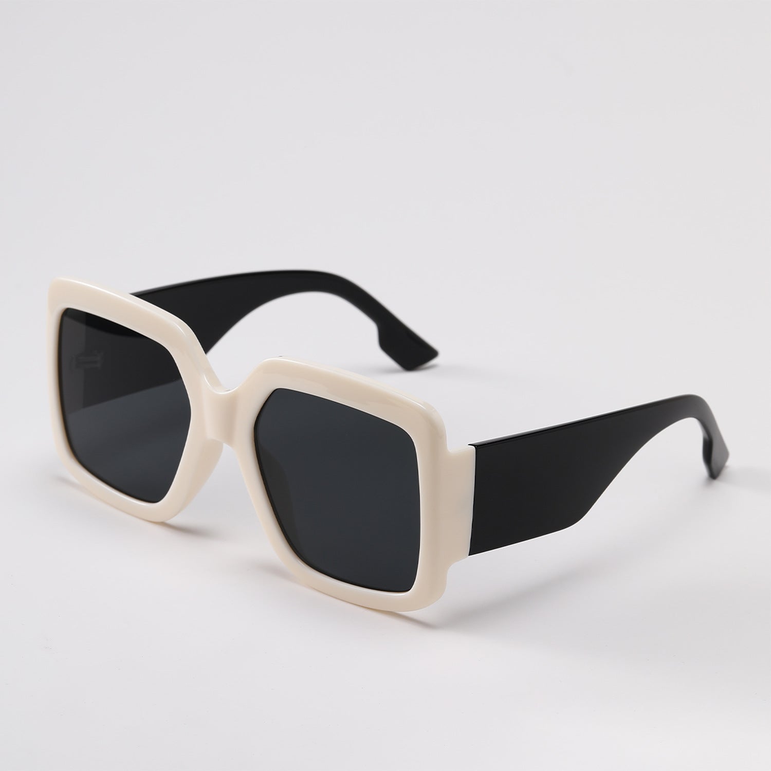 Venta al por mayor Gafas de sol de marco grande para PC